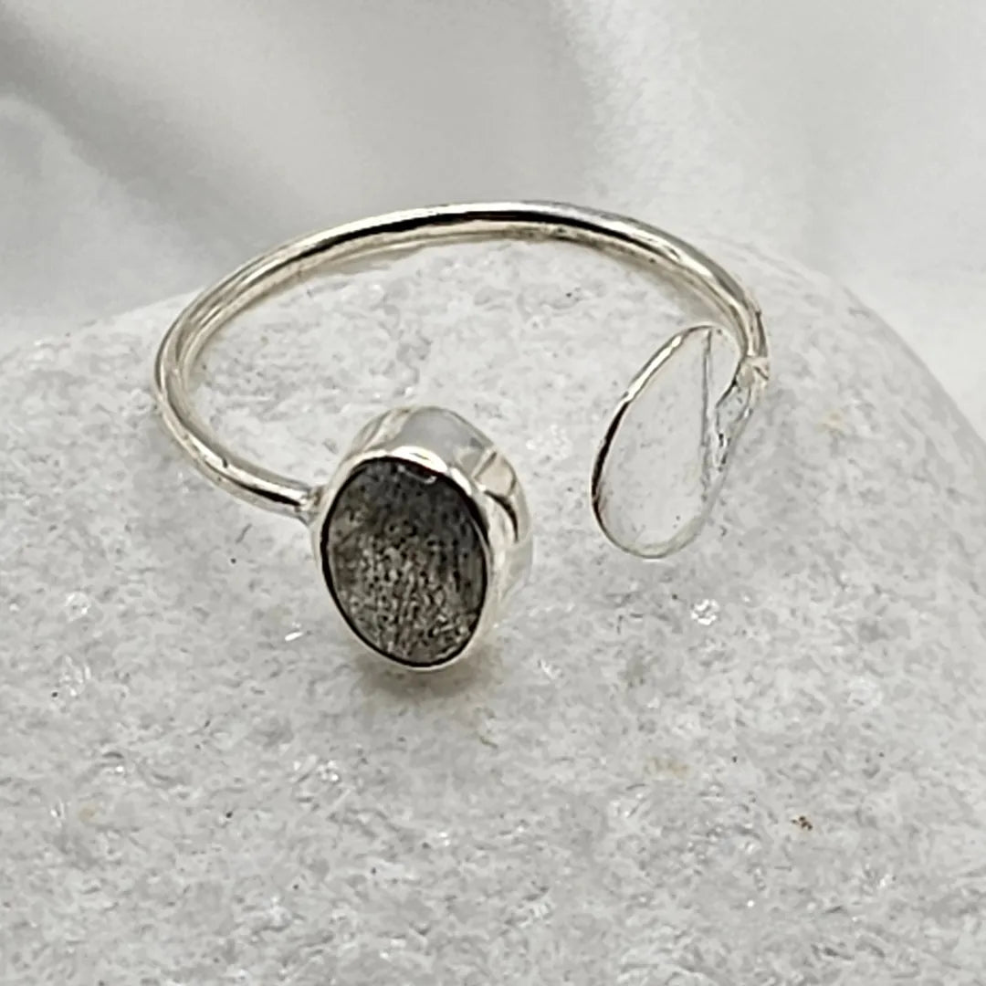 Anillo Labradorita Plata| Protección y Confianza