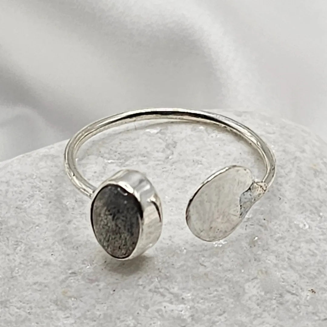 Anillo Labradorita Plata| Protección y Confianza