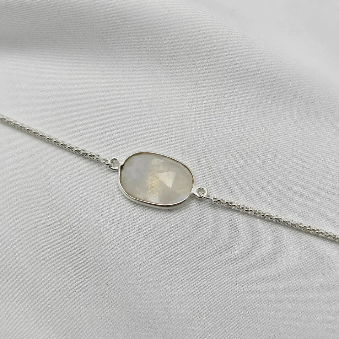 Pulsera Piedra Luna Tallada Plata